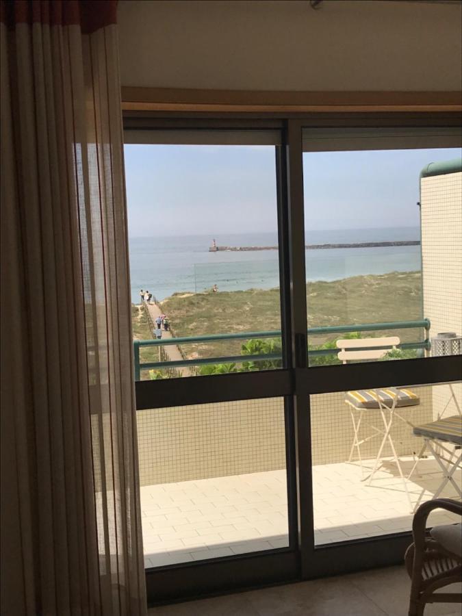 Beachfront Apartment With Sea View Azurara Exterior foto